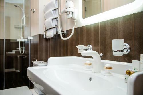 Hostal Sky Hotel