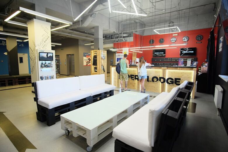 Hotel ????? Riders Lodge ???? ?????