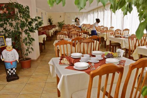 Hotel Pansionat Edem Building ?2