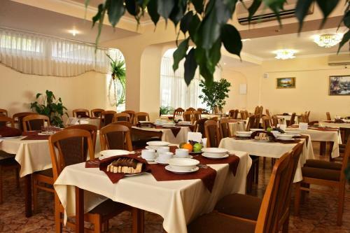 Hotel Pansionat Edem Building ?2