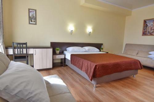 Hostal Dzhankhot Guest House
