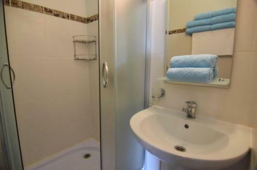 Hostal Dzhankhot Guest House