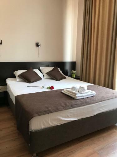 Hostal Dzhankhot Guest House