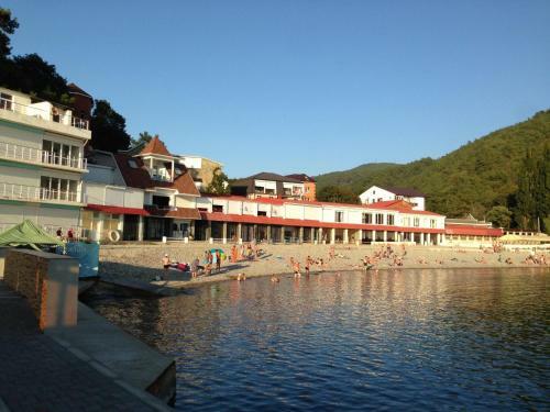Hostal Dzhankhot Guest House