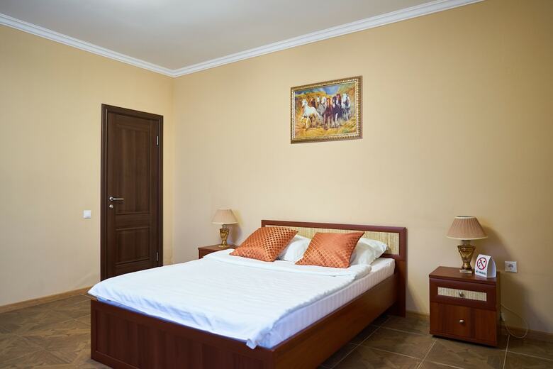 Hotel Extra
