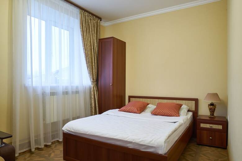 Hotel Extra