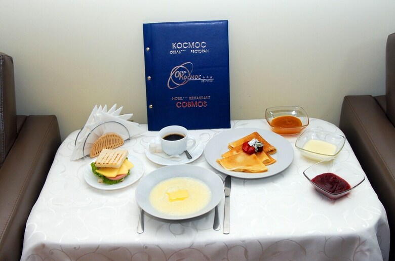 Hotel Cosmos