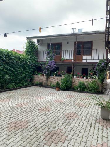 Hostal Elena Guest House