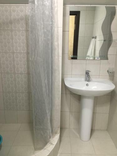 Hostal Elena Guest House