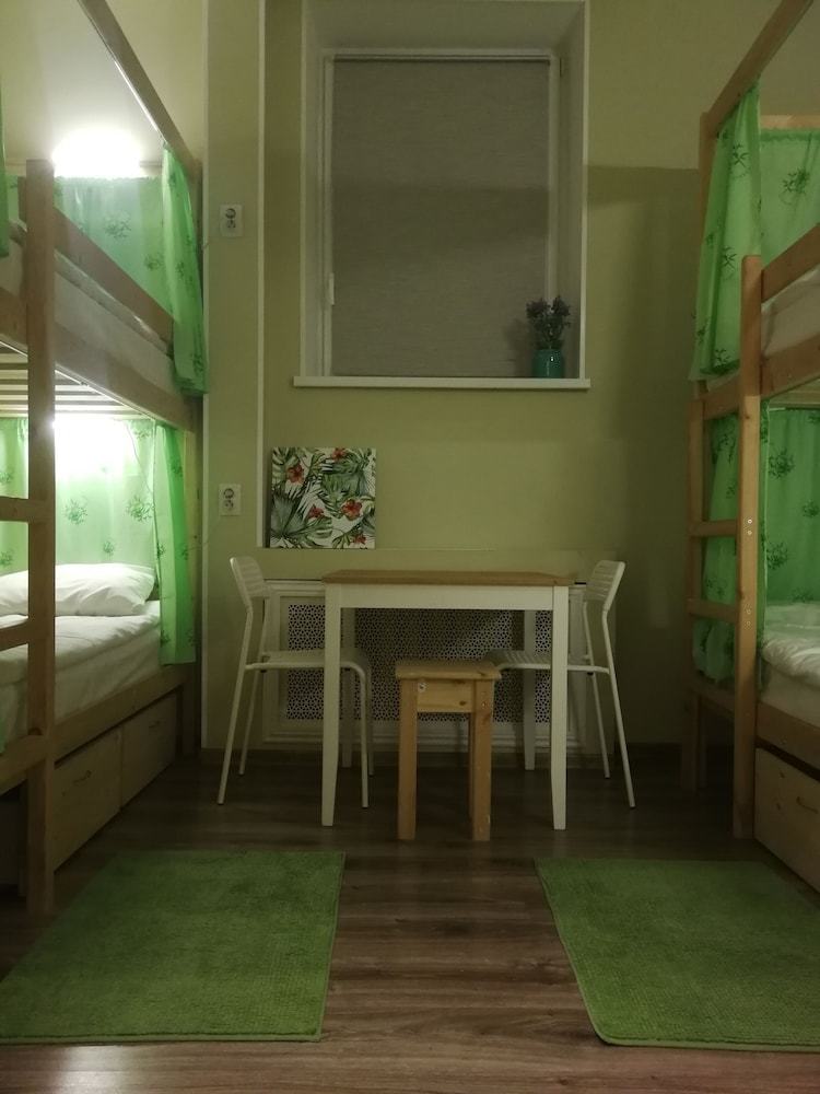 Hostel V Biblioteke