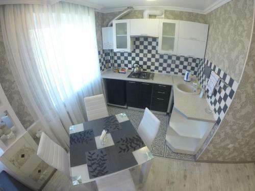 Apartment On Leninskiy 127