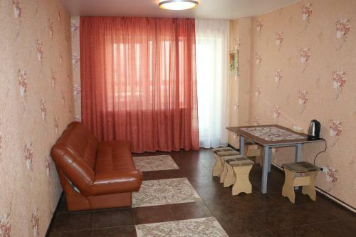 Apartment On 2nd Metallistov