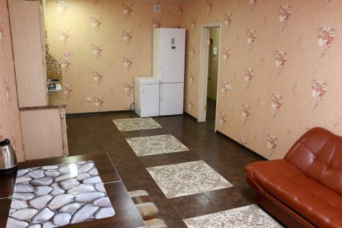 Apartment On 2nd Metallistov