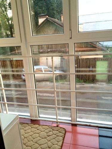Apartment On 2nd Metallistov