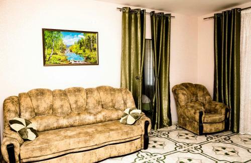 Hostal Avrora Guest House