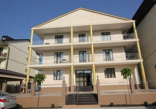 Hostal Akropol'