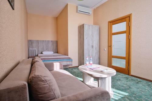Azimut Hotel Prometey Nebug