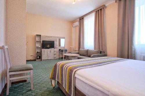 Azimut Hotel Prometey Nebug