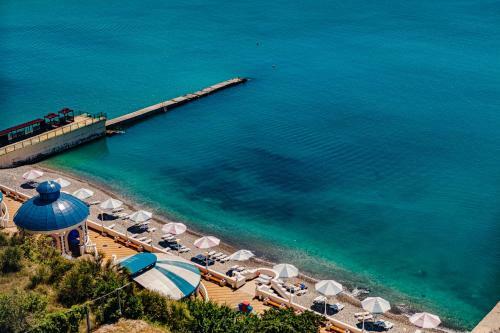 Azimut Hotel Prometey Nebug