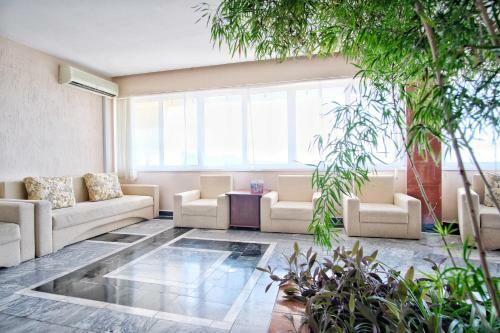 Azimut Hotel Prometey Nebug