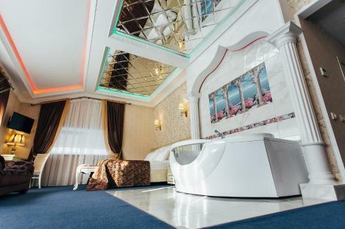 Golden Plaza Hotel