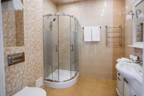 Golden Plaza Hotel