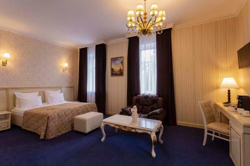 Golden Plaza Hotel