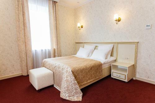 Golden Plaza Hotel