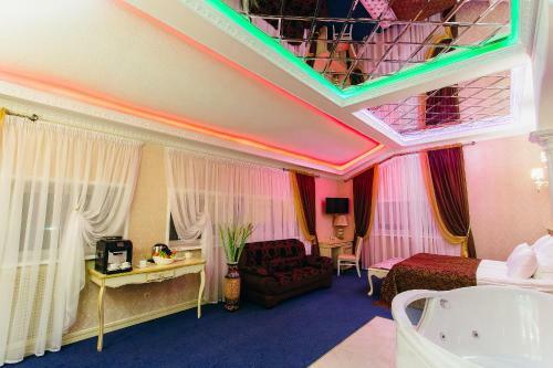 Golden Plaza Hotel
