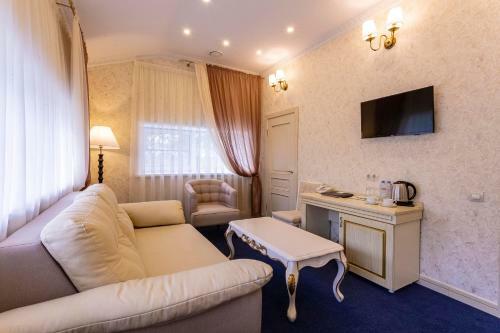 Golden Plaza Hotel