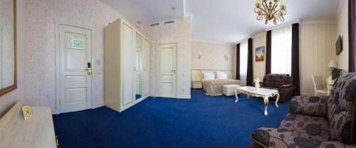 Golden Plaza Hotel
