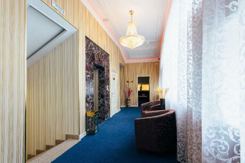 Golden Plaza Hotel
