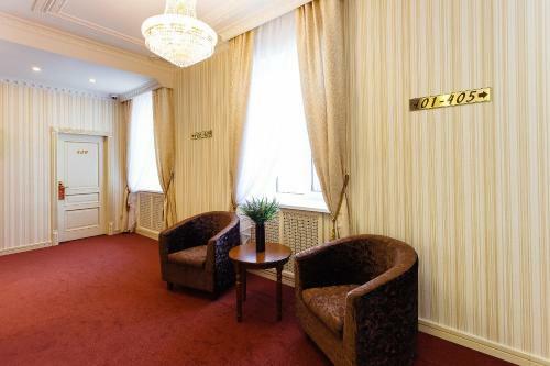 Golden Plaza Hotel