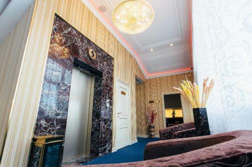 Golden Plaza Hotel