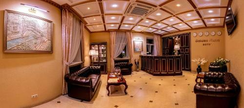 Golden Plaza Hotel