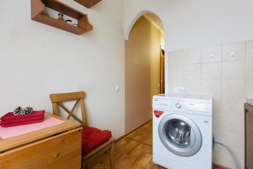 Apartment On Lineynaya 31
