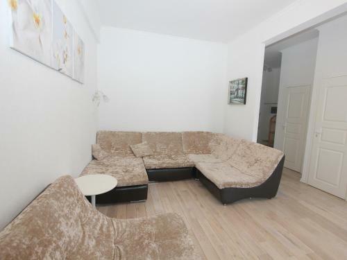 Apartlux Profsoyznaya 24