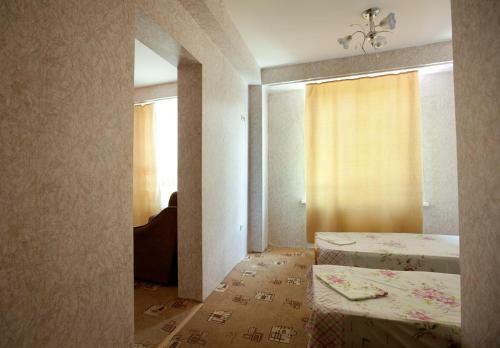 Hostal Mirny Hotel