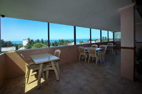 Hostal Mirny Hotel