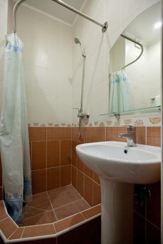 Hostal Mirny Hotel
