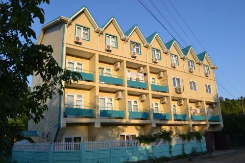 Hostal Guest House Izumrud