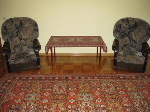 Apartaments On Shirokaya 36