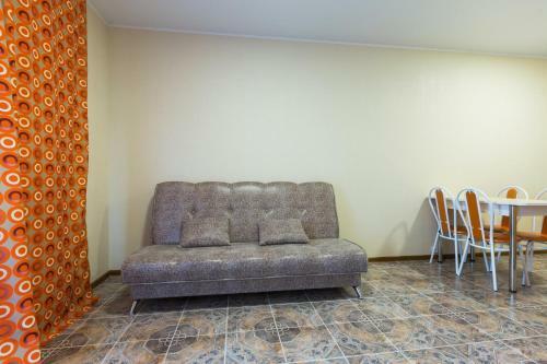 Azbuka Apartment On Prospekt 107b