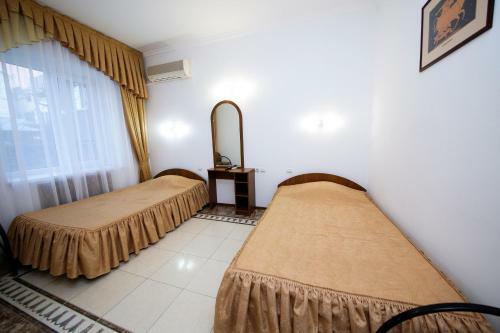 Hostal Yason Guest House