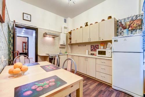 Apartment On Griboyedov, 27