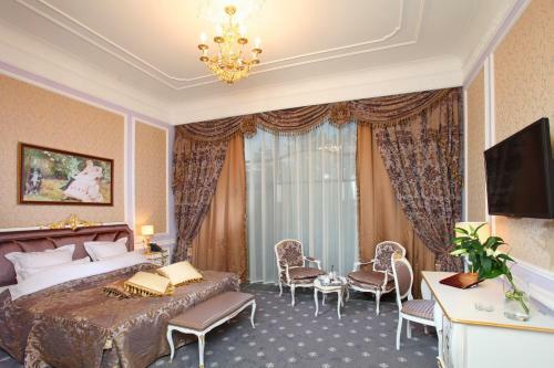Aleksandrovski Grand Hotel 4*