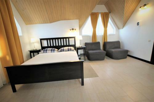 Hostal Guest House Azov Inn