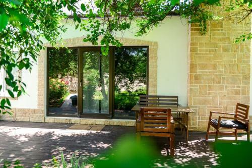 Hostal Guest House Azov Inn