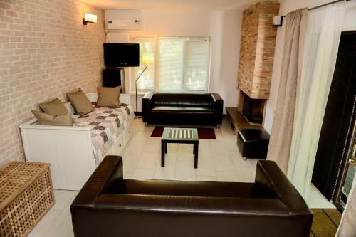 Hostal Guest House Azov Inn