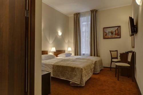 Hotel Acapella On Vosstaniya Square